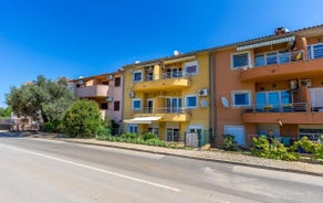 Apartments Aurora Near Beach