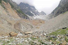 Chalaadi-Gletscher, der in Swanetien wandert