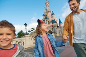 Disneyland® Paris Eintrittskarte, Hin- und Rückfahrt mit dem Zug ab Paris