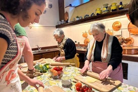 Cesarine: Pasta & Tiramisu Klass på en lokal hemma i Sorrento