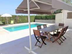 Peaceful Holiday home in Sant Pere Pescador With Swimming Pool