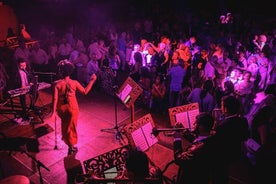 Gesellschaftstanz mit Live-Orchester-Ticket in der Carrer del Tigre