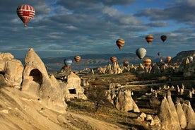 2-tägige Tour von Antalya nach Kappadokien mit Heißluftballon