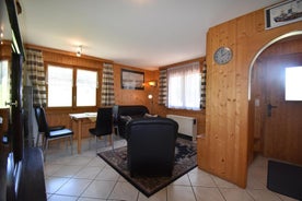 Chalet Independent, Termen