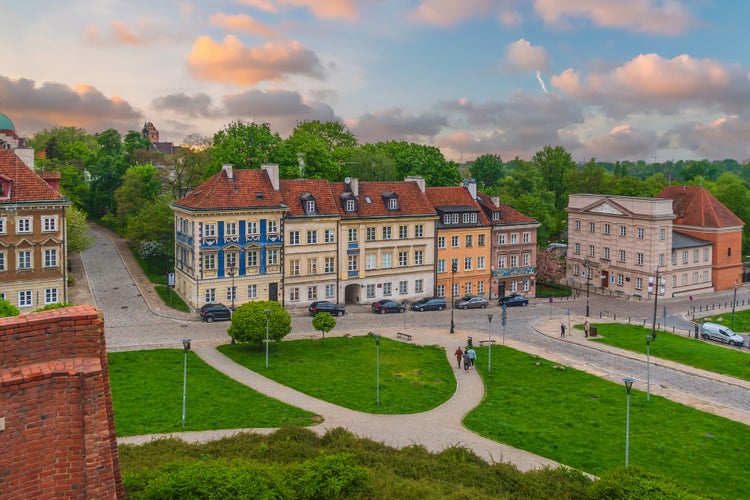 Historical old Warsaw city skyline.jpg