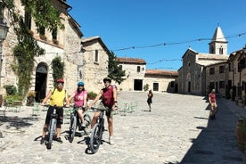 Passeio de Enobike ao Lago Corbara e Castelo Titignano