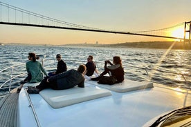 Istanbul: Bosphorus Yacht Cruise at Sunset with Snacks