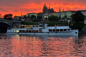 Prague: Evening River Cruise with Dinner and Welcome Drink