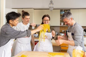 チェザリーヌ：モンテプルチャーノの地元の自宅での生パスタ教室