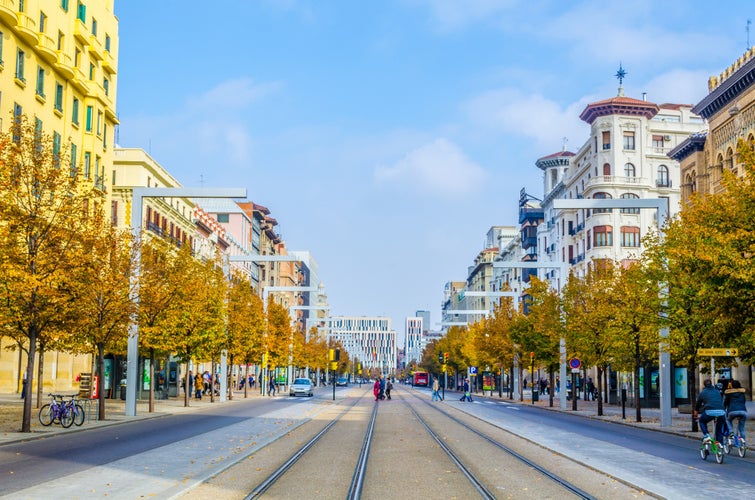 People are strolling through Paseo de la Independencia in Zaragoza, Spain.jpg