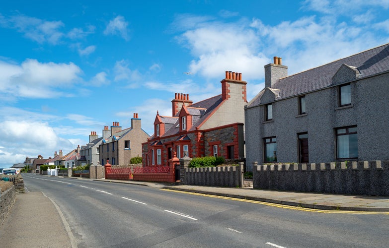 photo of Kirkwall, Orkney, Scotland, the fishermen houses of Cromwell seafront road.