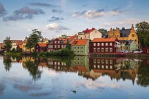 Coches medianos de alquiler en Nyköping, en Suecia