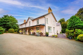 Plas Dinas Country House