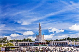 Fátima: Visite privée d'une journée complète: Fátima-Batalha-Nazaré-Óbidos: à Mercedes