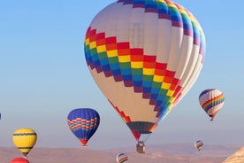 2-tägige Kappadokien-Tour ab Istanbul mit optionaler Ballonfahrt