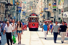 Street Food Tour in Istanbul [Don't Miss it]