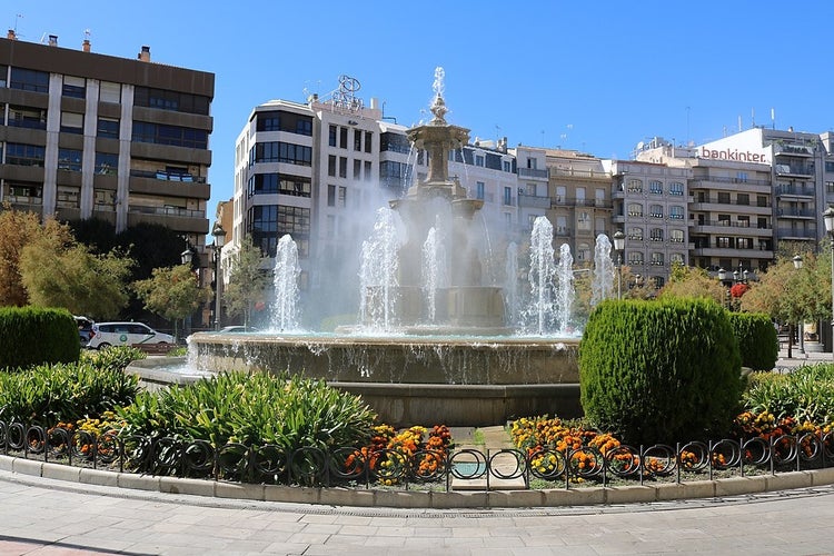 Fuente_de_las_Batallas_-_Granada_-_02 (1).jpg