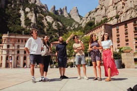 Visita di Montserrat con treno a cremagliera, degustazione in una cantina con tapas o pranzo