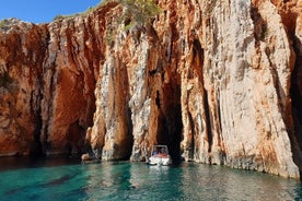 Visite privée des roches rouges et du côté sud de Hvar