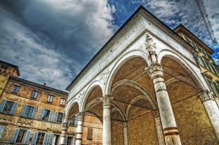 Loggia del Papa, Siena