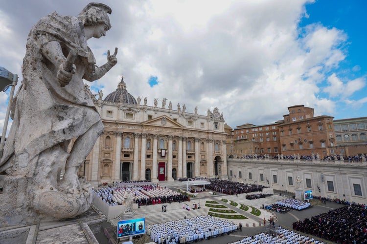 Saint_Peter-s_during_the_Papal_Inauguration_of_Leo_XIV_(2).jpg