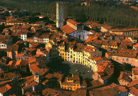 photo of Piazza dell'Anfiteatro .