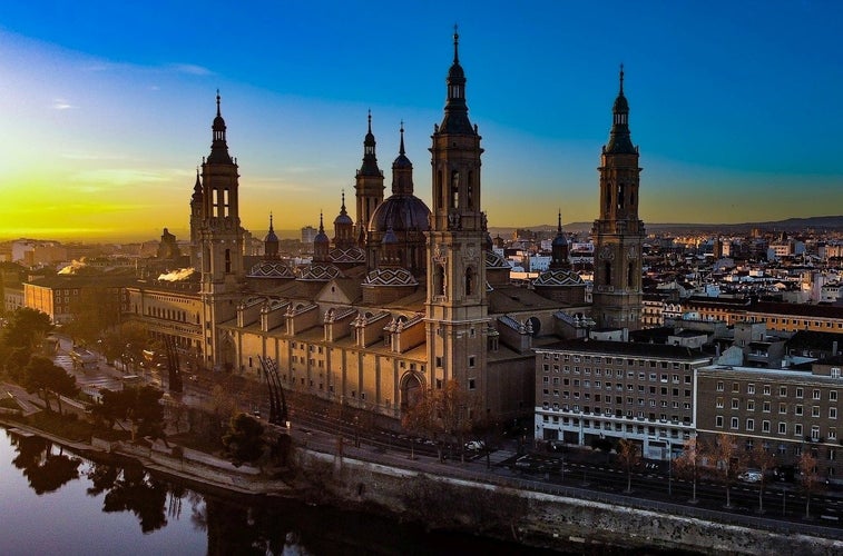 Zaragoza, Spain, Basilica del pilar.jpg