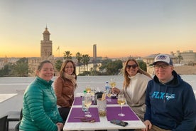 Sangria-Verkostung mit Blick auf die Dächer in Sevilla