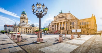 Beautiful view of Hamburg city center with town hall and Alster river, Germany.