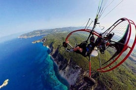 코르푸에서 Paramotor Trike 비행