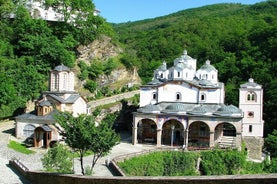 Tour privado de día completo desde Sofía a los monasterios de Zemen y Osogovo