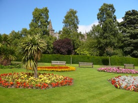 Pittencrieff Park