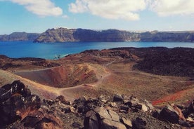 Voyage à Santorin, au volcan, aux sources chaudes et à Thirassia