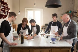 Comparta su amor de pasta: clase de pasta y tiramisú en grupos pequeños en Civitavecchia