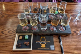 Avondwhiskyproeverij in een traditionele bar in Edinburgh