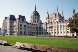 Budapest: Grand City Tour with Parliament Visit