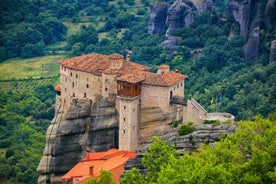 From Athens: Meteora Day Trip by Bus with Optional Lunch