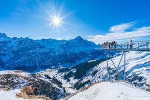 photo of Winter landscape in Grindelwald at sunrise, behind the Mittelhorn and Wetterhorn, Wetterhorn, Interlaken-Oberhasli, Bernese Oberland, Canton of Bern, Switzerland.