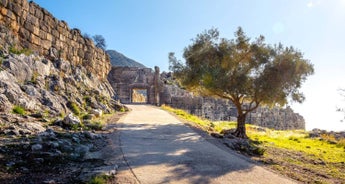 4 Day Private Tour: Mycenae, Olympia, Delphi & Meteora