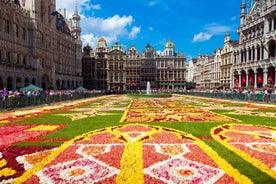 Brussels: Walking Tour with Belgian Lunch, Chocolate, & Beer