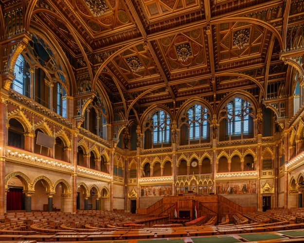 Hungarian Parliament Building 4.jpg