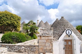 Alberobello paikallisen oppaan kanssa! (jaettu kierros max.15 hlöä)