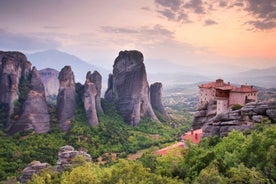 From Thessaloniki: Private Day Trip to Meteora with Transfer