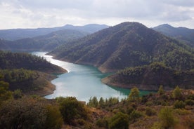 Passeggiando per il lago di Lefkara, vicino al villaggio di Pano Lefkara