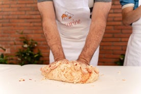 Private Pizza & Tiramisu Class in Cesarina's huis met proeverij in Arezzo