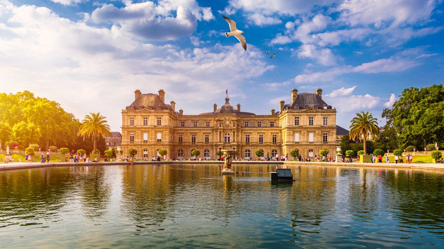 Photo of the Luxembourg Palace.