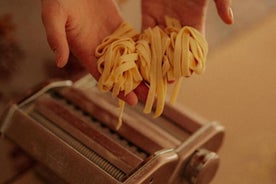  パスタ、モッツァレラチーズ、ティラミスとワインの料理教室