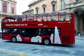  Bus rouge de la ville de Bologne et dégustation de plats