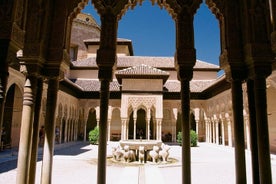 Salta la fila: Tour di mezza giornata dell'Alhambra e dei giardini del Generalife