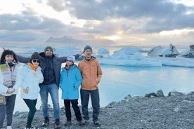 Jökulsárlón Floating Glacier & Diamond Beach Day Tour